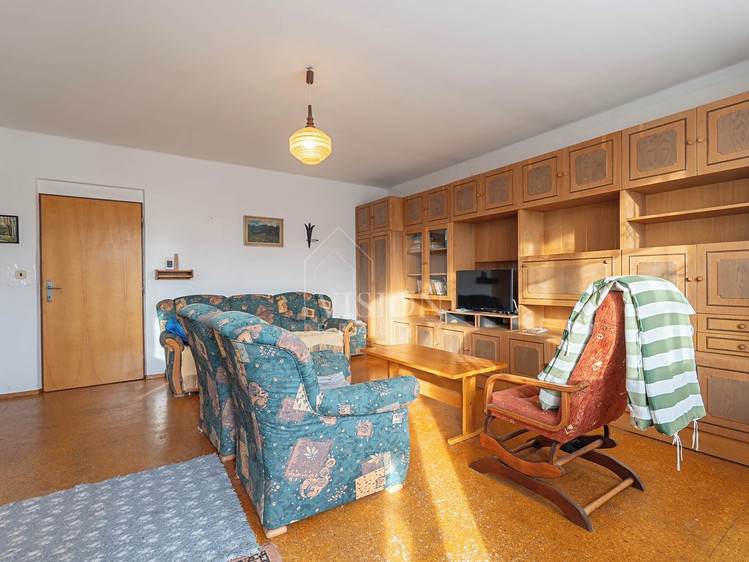 Prodej vícegeneračního domu 204 m², pozemek 809 m² - foto 3