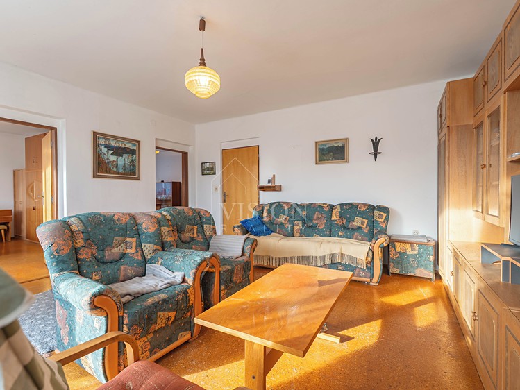 Prodej vícegeneračního domu 204 m², pozemek 809 m² - foto 4