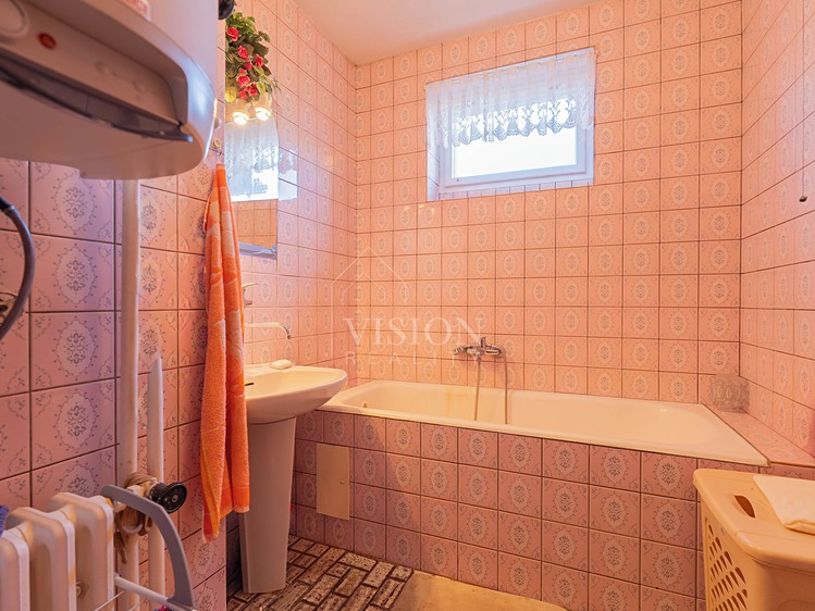 Prodej vícegeneračního domu 204 m², pozemek 809 m² - foto 8