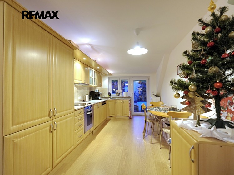 Prodej rodinného domu 146 m², pozemek 287 m² - foto 7