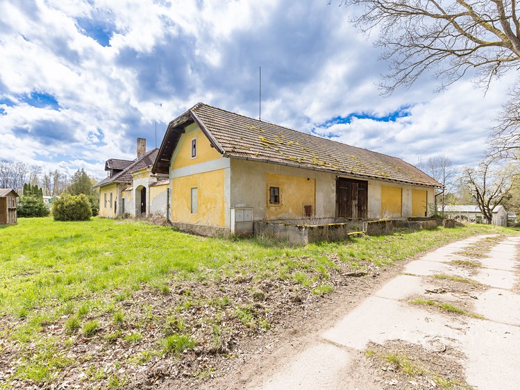 Prodej zemědělské usedlosti 400 m², pozemek 15 909 m² - foto 4