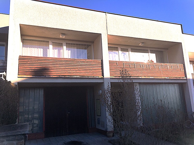 Prodej rodinného domu 365 m², pozemek 527 m² - foto 1