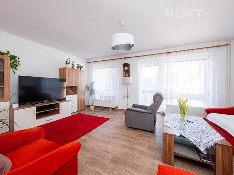 Prodej rodinného domu 205 m², pozemek 383 m² - foto 3