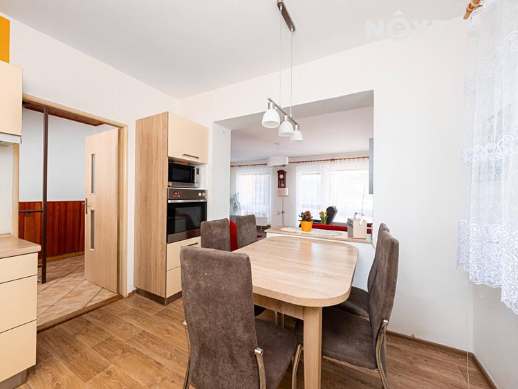 Prodej rodinného domu 205 m², pozemek 383 m² - foto 5