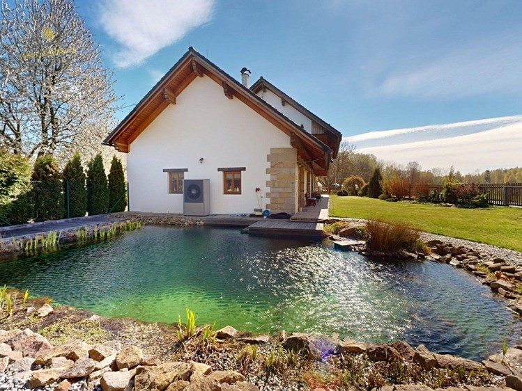 Prodej rodinného domu 638 m², pozemek 1 266 m² - foto 1