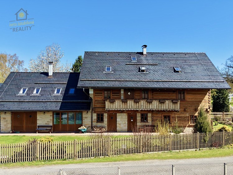 Prodej rodinného domu 638 m², pozemek 1 266 m² - foto 3