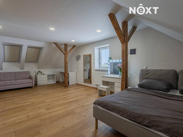 Prodej rodinného domu 340 m², pozemek 1 322 m² - foto 6