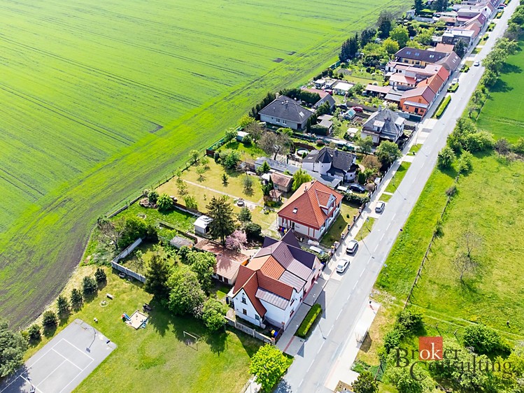 Prodej  vily 228 m², pozemek 700 m² - foto 3