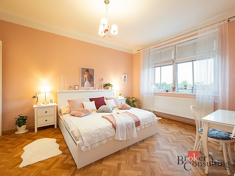 Prodej  vily 228 m², pozemek 700 m² - foto 8