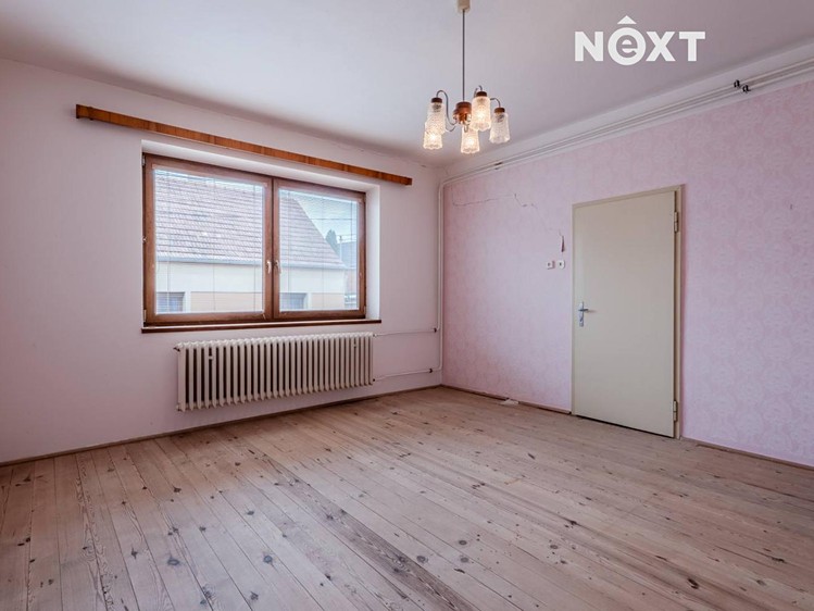 Prodej rodinného domu 181 m², pozemek 587 m² - foto 1