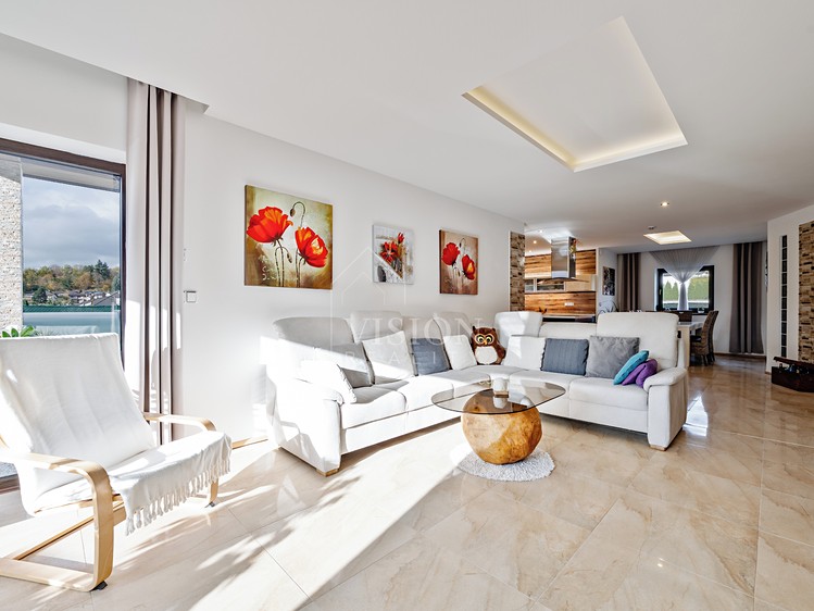 Prodej rodinného domu 152 m², pozemek 758 m² - foto 3