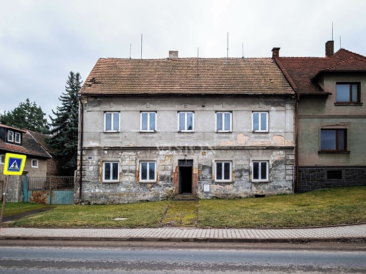 Prodej vícegeneračního domu 742 m², pozemek 2 951 m² - foto 1