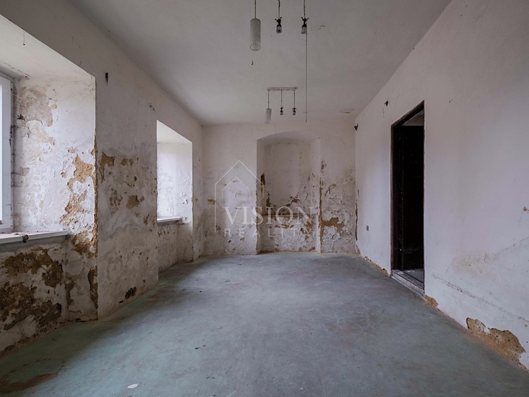 Prodej vícegeneračního domu 742 m², pozemek 2 951 m² - foto 7