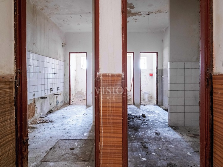 Prodej vícegeneračního domu 742 m², pozemek 2 951 m² - foto 8