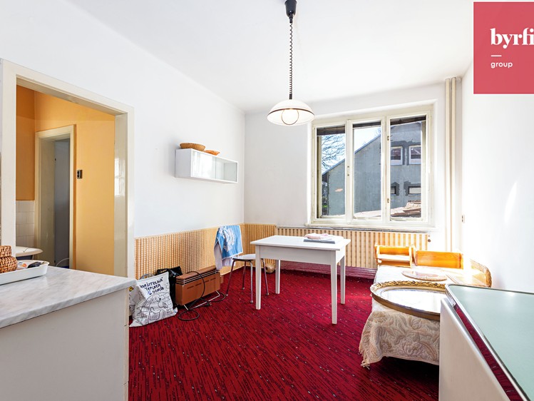 Prodej rodinného domu 180 m², pozemek 1 214 m² - foto 6