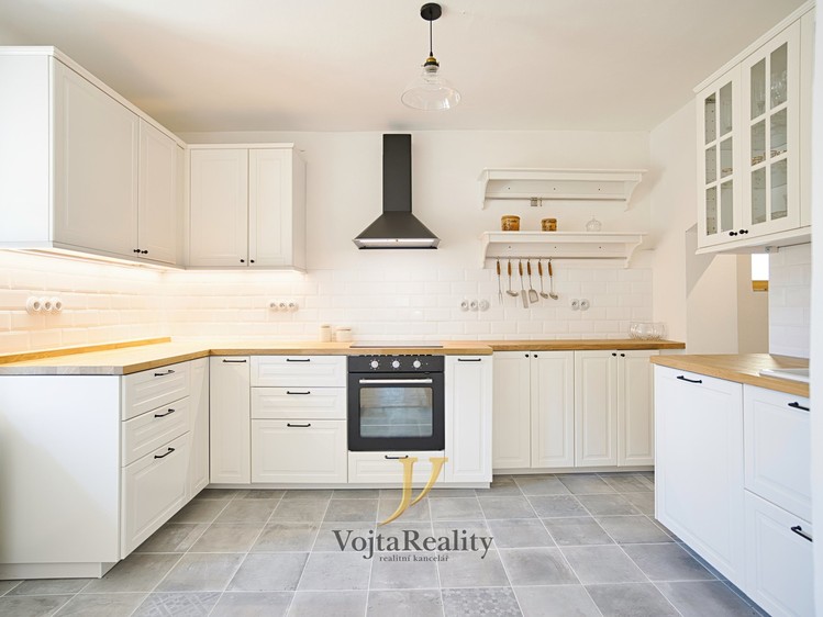 Prodej  rodinného domu 280 m², pozemek 1 560 m² - foto 4