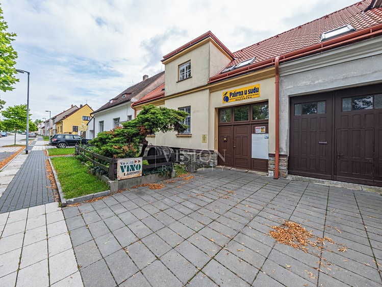 Prodej vícegeneračního domu 432 m², pozemek 632 m² - foto 3