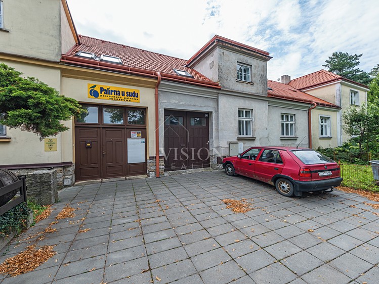 Prodej vícegeneračního domu 432 m², pozemek 632 m² - foto 1