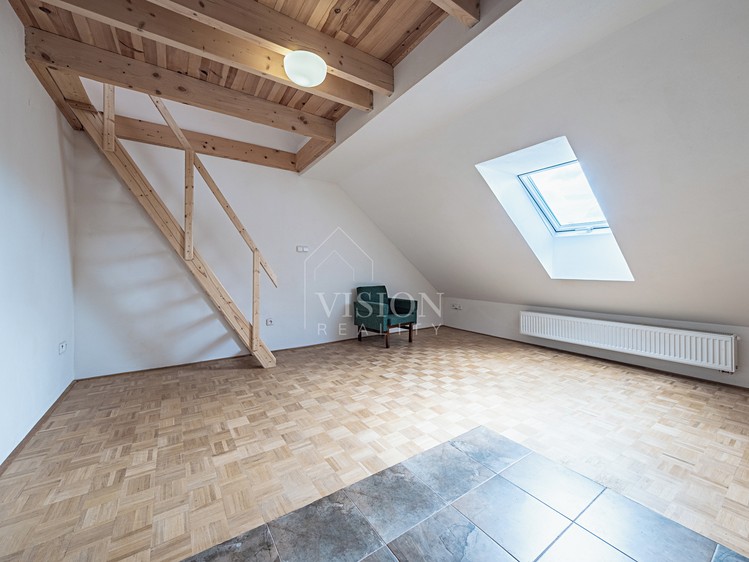 Prodej vícegeneračního domu 432 m², pozemek 632 m² - foto 5