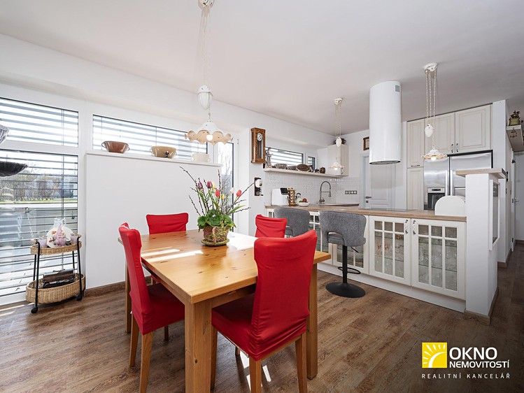 Prodej  rodinného domu 228 m², pozemek 1 200 m² - foto 4
