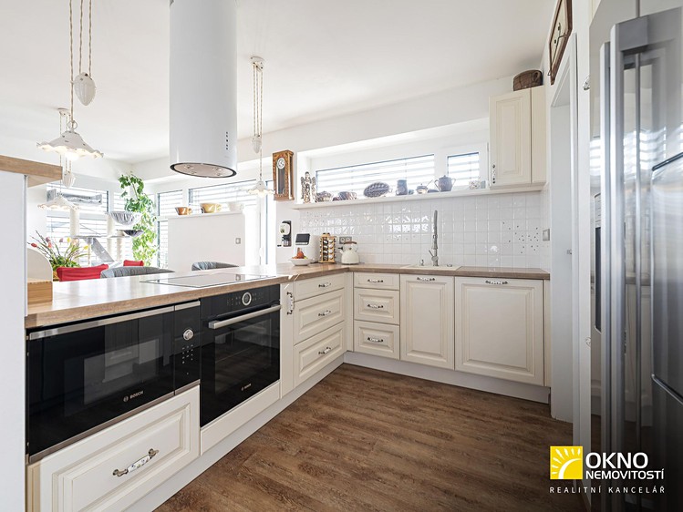Prodej  rodinného domu 228 m², pozemek 1 200 m² - foto 5