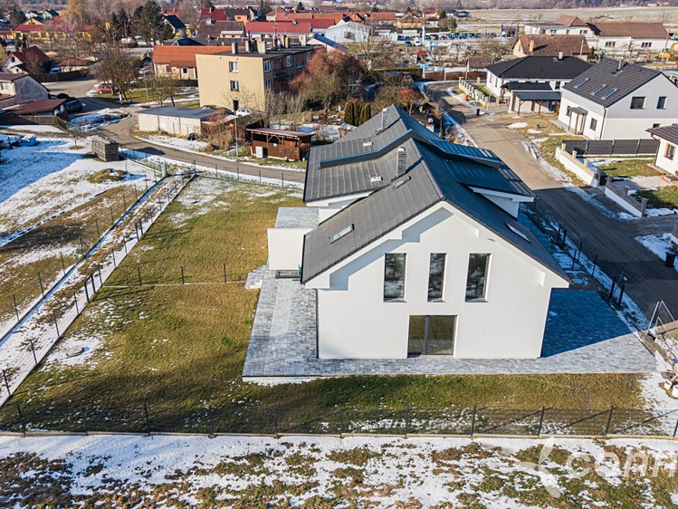Prodej rodinného domu 143 m², pozemek 418 m² - foto 8