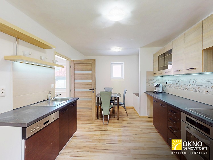 Prodej  rodinného domu 210 m², pozemek 421 m² - foto 5