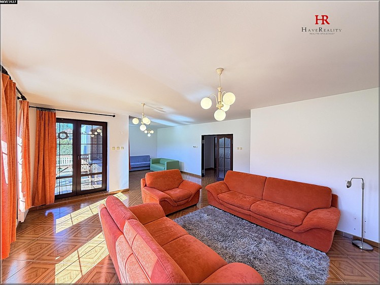 Prodej rodinného domu 388 m², pozemek 2 090 m² - foto 8