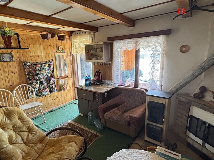 Prodej chaty 28 m², pozemek 275 m² - foto 4