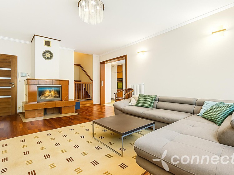 Prodej rodinného domu 240 m², pozemek 582 m² - foto 5