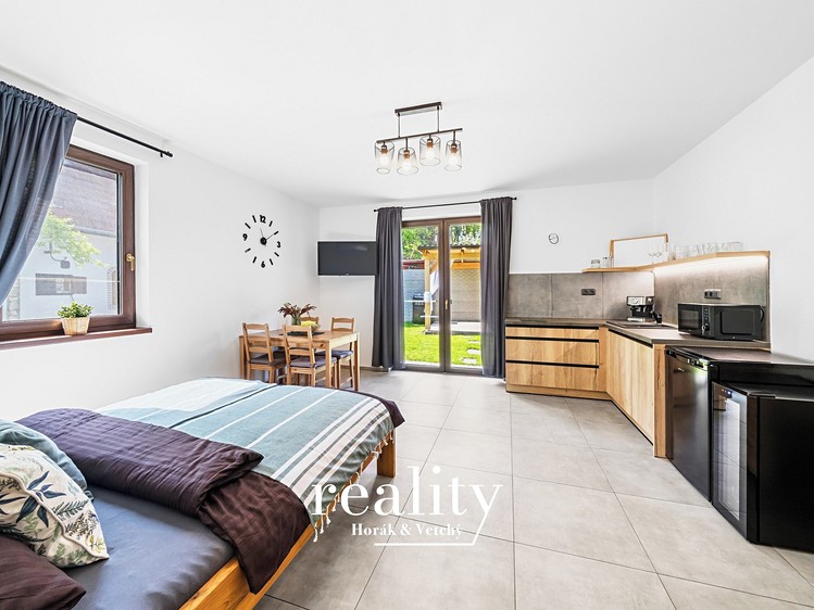 Prodej rodinného domu 205 m², pozemek 370 m² - foto 6
