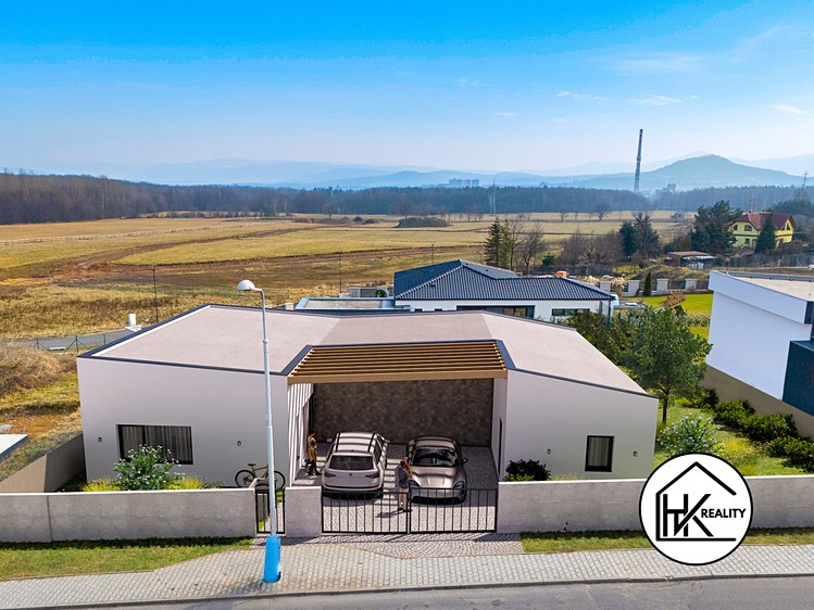 Prodej rodinného domu 268 m², pozemek 1 122 m² - foto 3