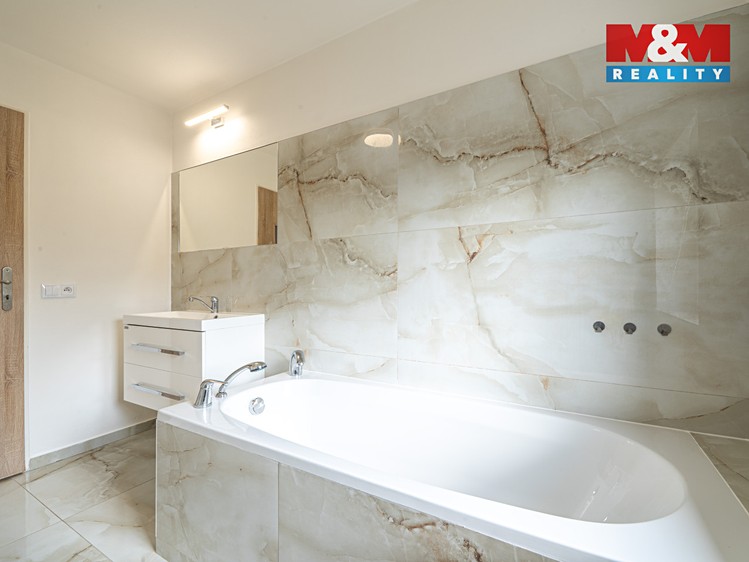 Prodej rodinného domu 132 m², pozemek 223 m² - foto 4