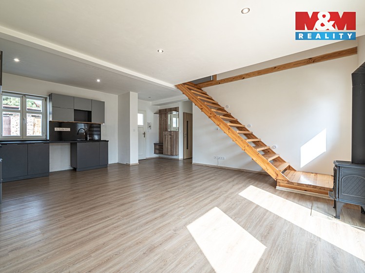 Prodej rodinného domu 132 m², pozemek 223 m² - foto 6