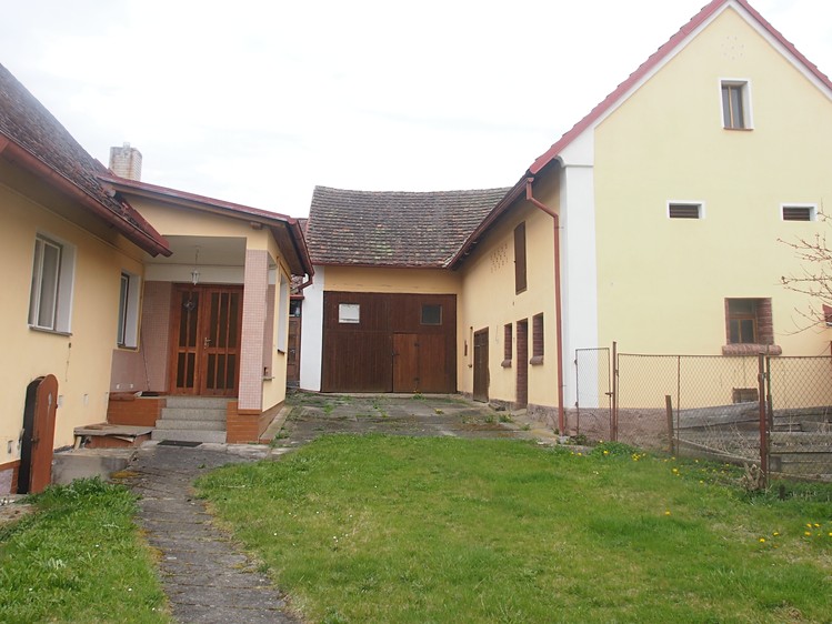 Prodej rodinného domu 140 m², pozemek 907 m² - foto 3