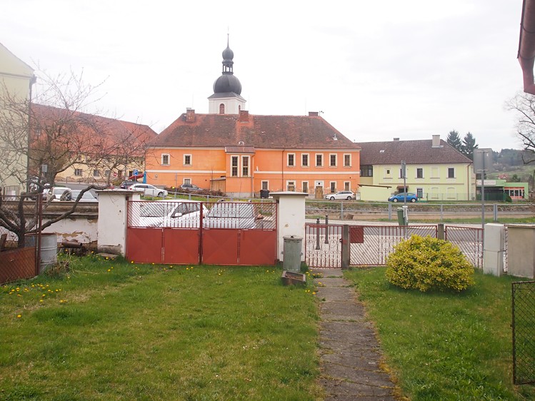 Prodej rodinného domu 140 m², pozemek 907 m² - foto 4
