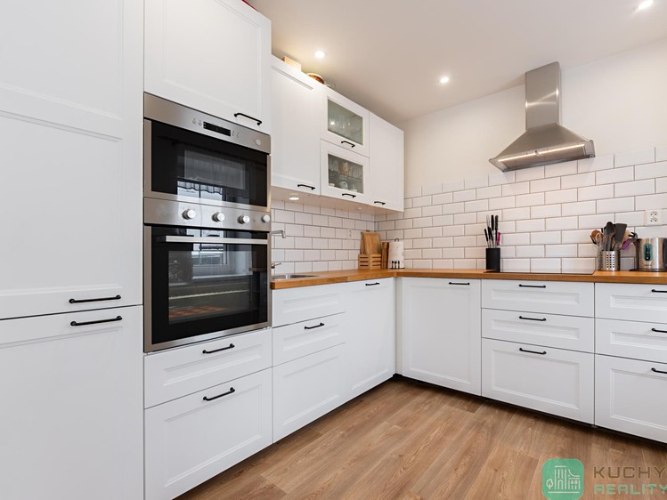 Prodej rodinného domu 183 m², pozemek 360 m² - foto 3