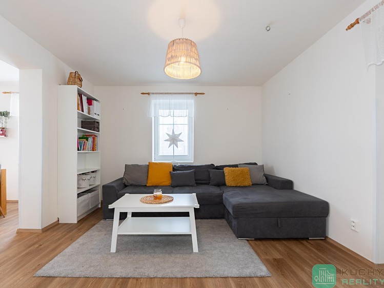 Prodej rodinného domu 183 m², pozemek 360 m² - foto 7