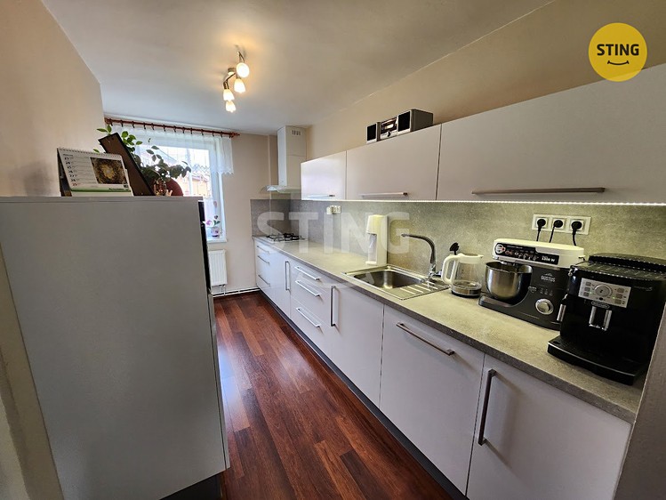 Prodej rodinného domu 210 m², pozemek 275 m² - foto 4