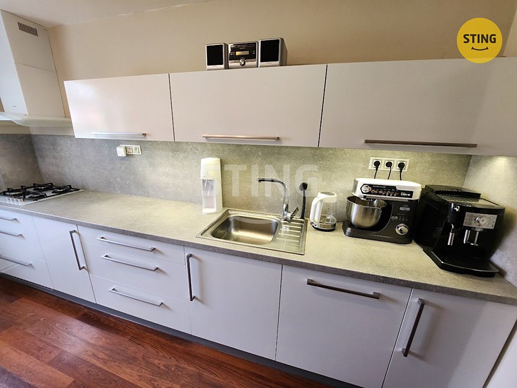 Prodej rodinného domu 210 m², pozemek 275 m² - foto 3