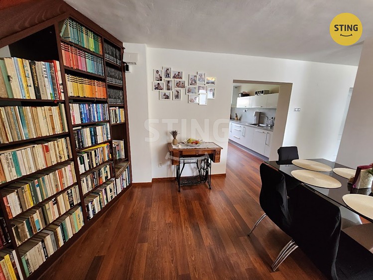 Prodej rodinného domu 210 m², pozemek 275 m² - foto 8