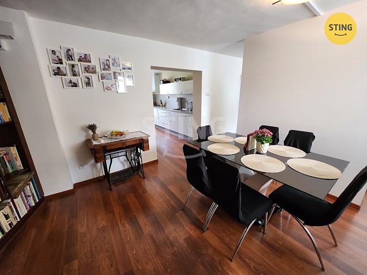 Prodej rodinného domu 210 m², pozemek 275 m² - foto 7