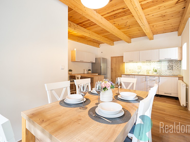 Prodej rodinného domu 302 m², pozemek 926 m² - foto 7