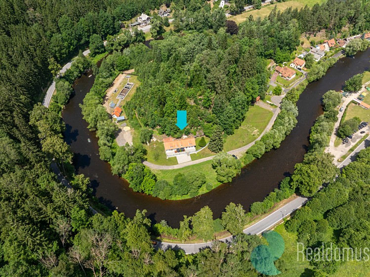 Prodej rodinného domu 302 m², pozemek 926 m² - foto 5