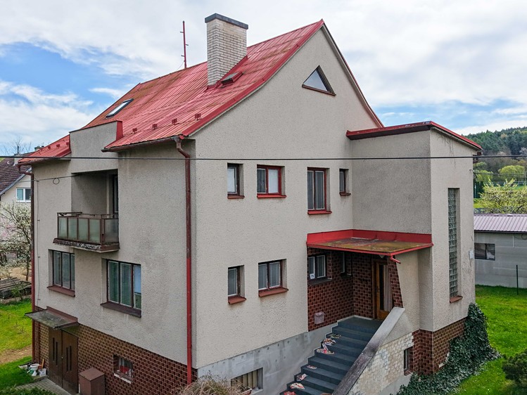 Prodej rodinného domu 200 m², pozemek 800 m² - foto 2