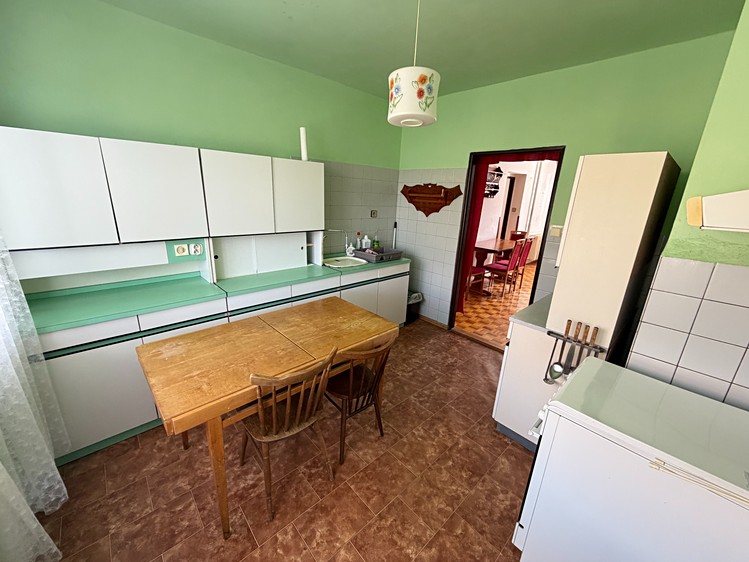 Prodej rodinného domu 200 m², pozemek 800 m² - foto 7