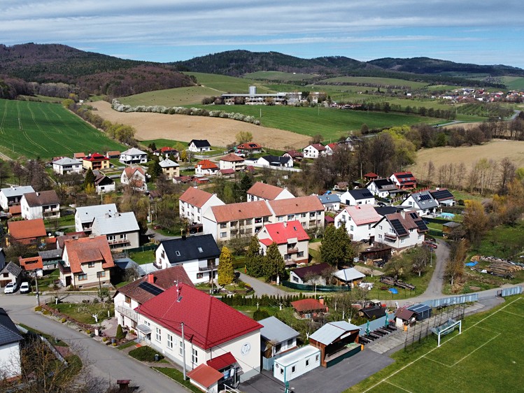 Prodej rodinného domu 200 m², pozemek 800 m² - foto 6