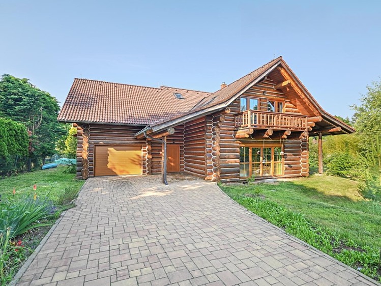 Prodej rodinného domu 296 m², pozemek 1 186 m² - foto 1