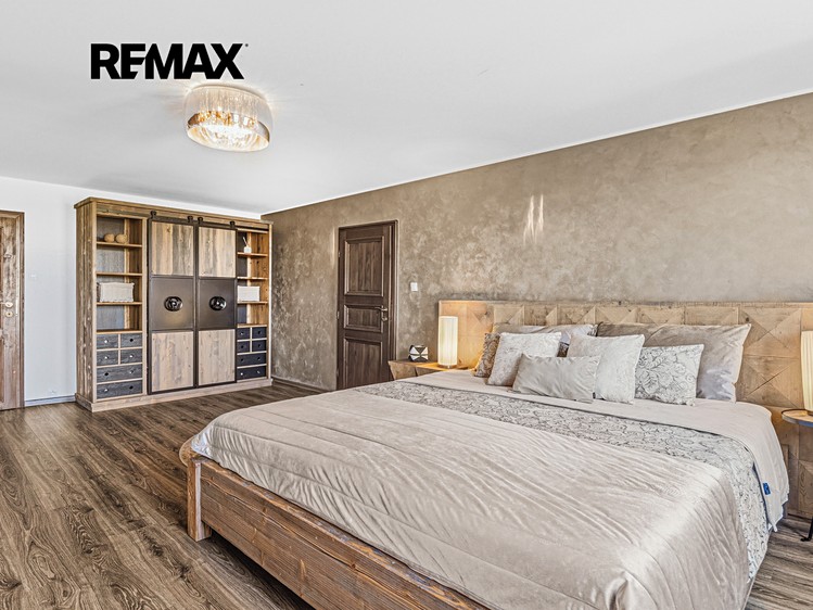 Prodej  rodinného domu 352 m², pozemek 1 650 m² - foto 5