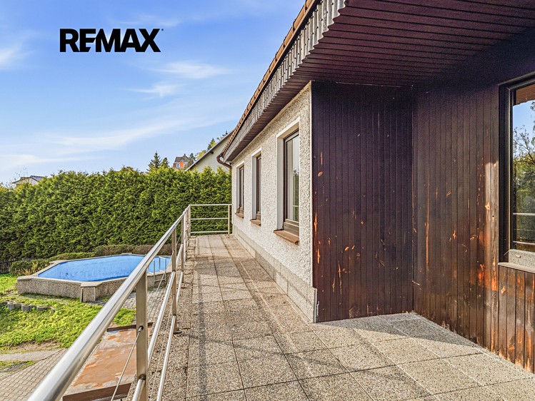 Prodej rodinného domu 164 m², pozemek 713 m² - foto 2